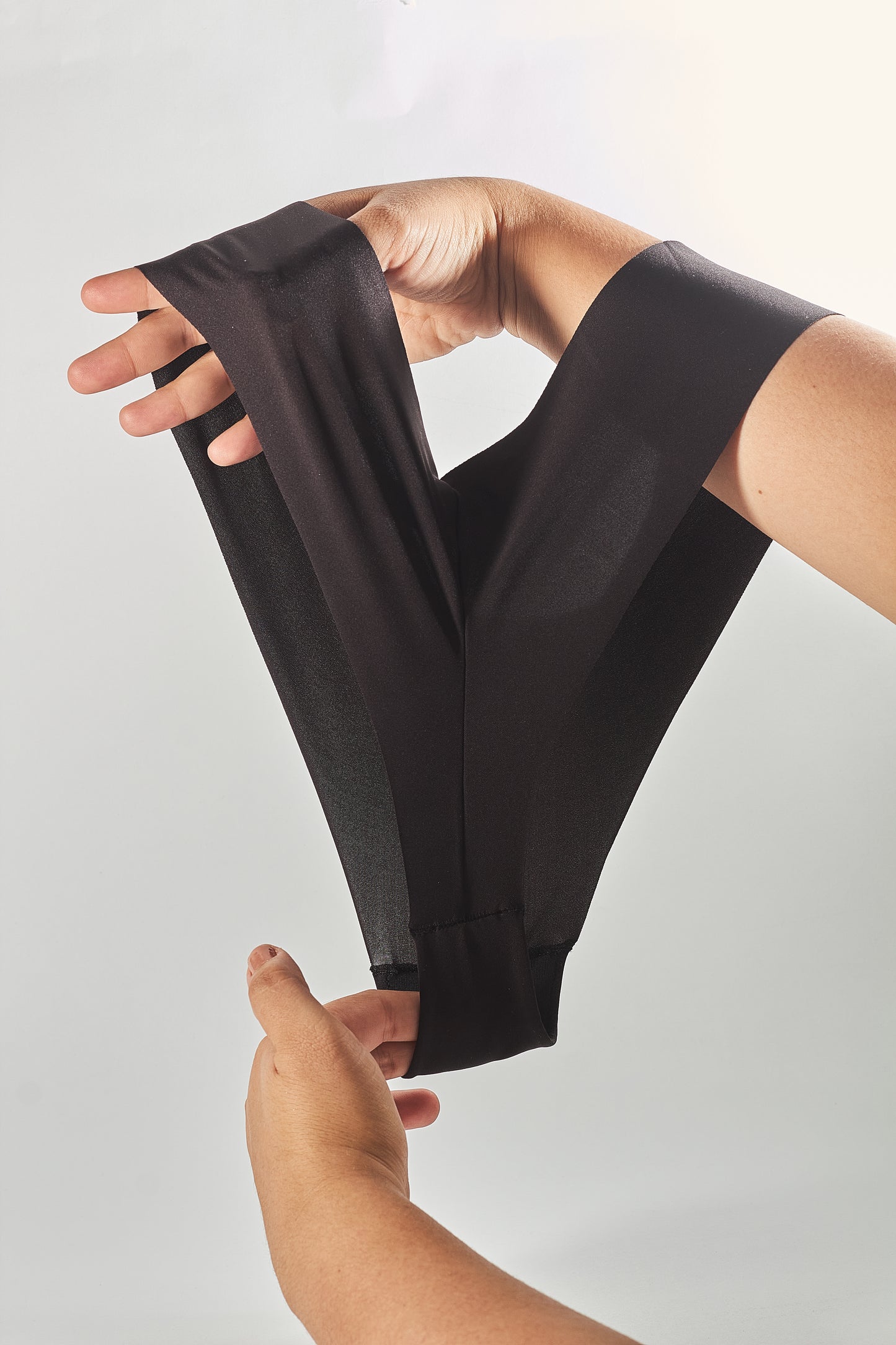 Tanga Brasilera invisible- Pack X3