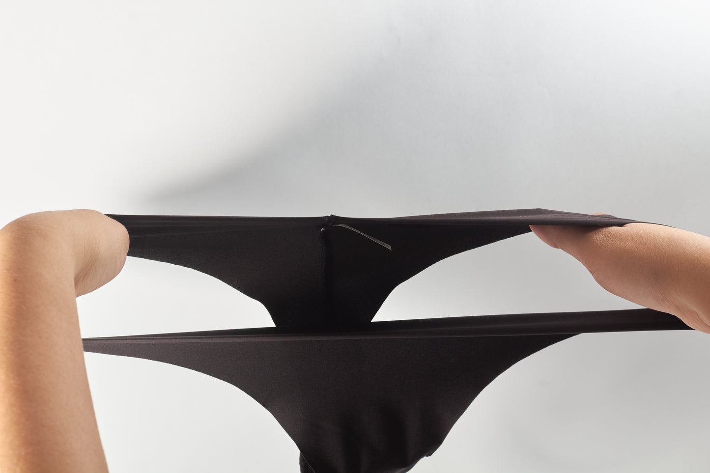 Tanga Brasilera invisible- Pack X3